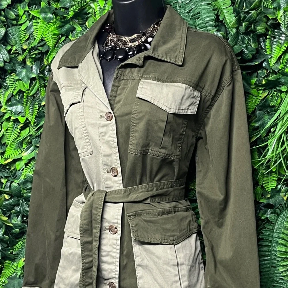 Banana Republic stylish colorblock